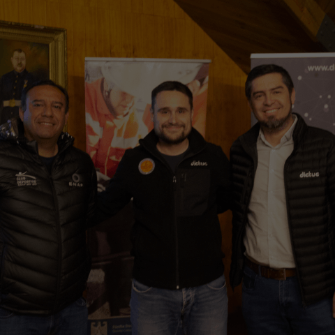 Ingenieros de Dictuc realizan charla en 5° Compañía de Bomberos de Talcahuano